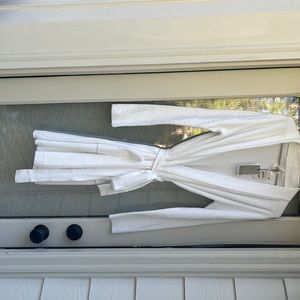 Beautiful softest robe. Brand new!